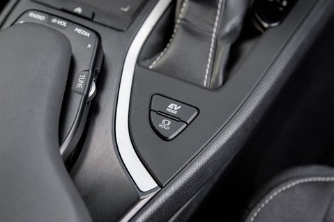 Lexus Ux 250H 33