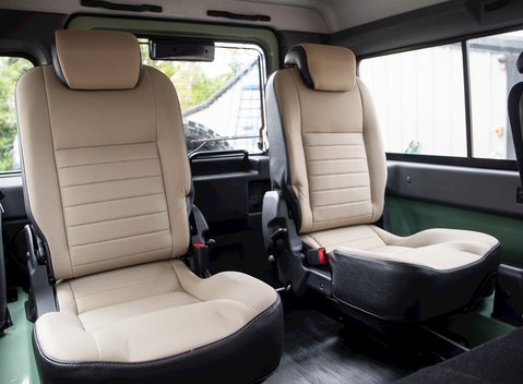 Land Rover Defender 110 Heritage Station Wagon 15