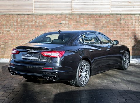 Maserati Quattroporte DV6 7