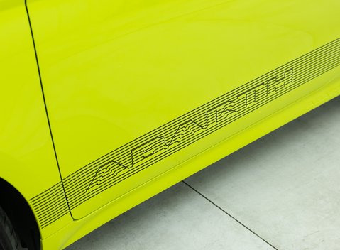 Abarth 500e Scorpionissima Cabrio 36