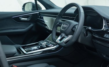Audi SQ7 BLACK EDITION 13