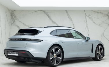 Porsche Taycan 4S Sport Turismo 7
