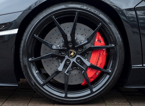 Lamborghini Aventador S LP740-4 12