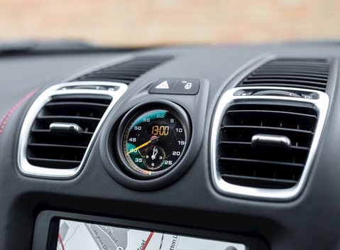 Porsche Cayman GT4 16