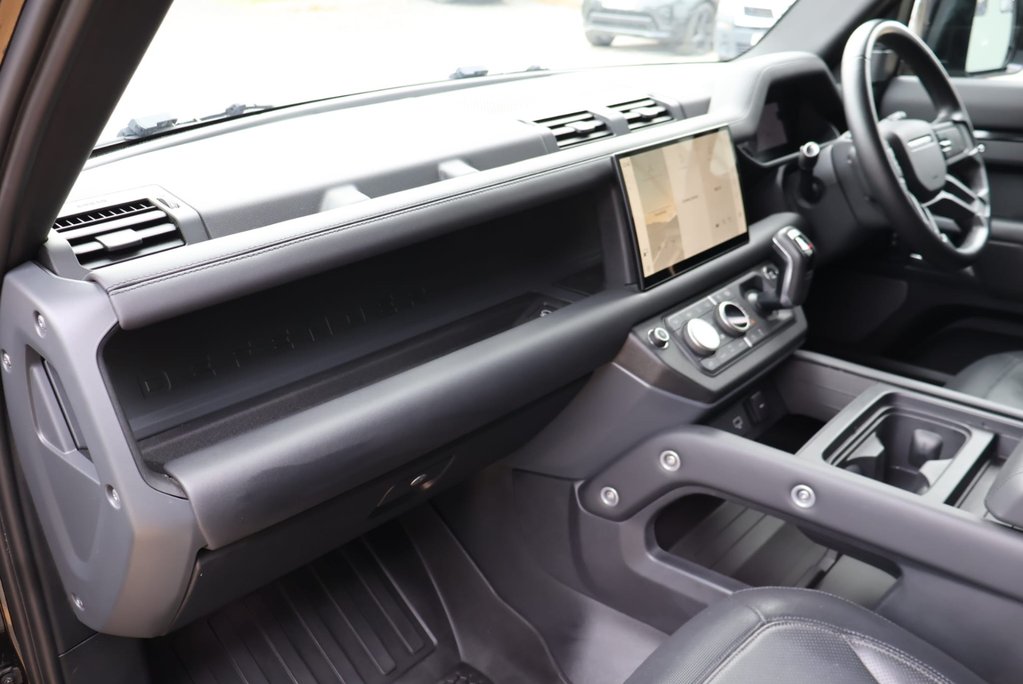 Land Rover Defender 110 D300 HARD TOP X-DYNAMIC HSE expedition styled by Seeker Genuine rear seats 19