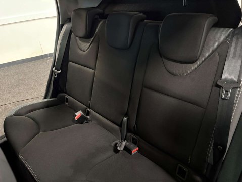 Renault Clio ICONIC TCE 32