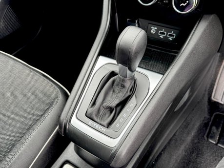 Renault Captur TECHNO E-TECH 16