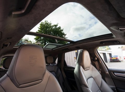 Porsche Cayenne Turbo S E-Hybrid 13