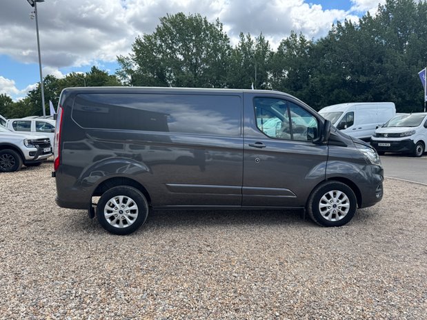 Ford Transit Custom SWB L1H1 Low Roof Limited 280 Air Con Alloys Senso 5