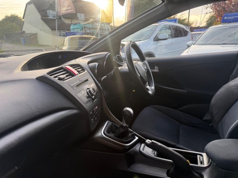 Honda Civic 1.8 i-VTEC ES Euro 5 (s/s) 5dr 17