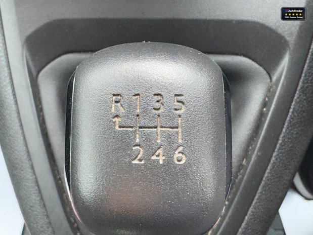 Peugeot Expert MWB L2H1 Bluehdi Professional Premium Plus Air Con Cruise SELECT 35