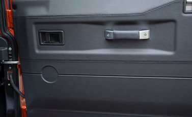 Land Rover Defender 110 Adventure Edition 21