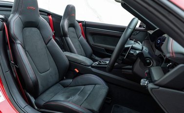 Porsche 911 Carrera GTS Cabriolet (992) 8