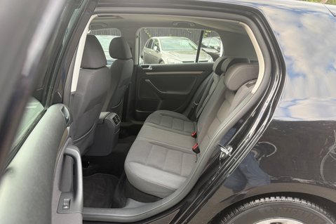 Volkswagen Golf BLUEMOTION MATCH TDI -DEMO +1 OWNER -19 SERVICES -£35 ROAD TAX -SUNROOF 31