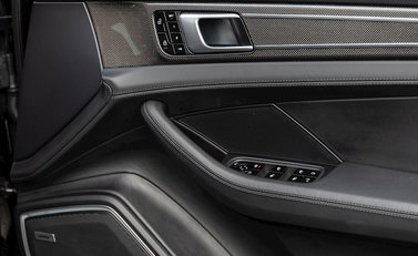 Porsche Panamera Turbo S E-Hybrid Sport Turismo 22