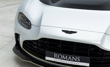 Aston Martin V12 Vantage 20