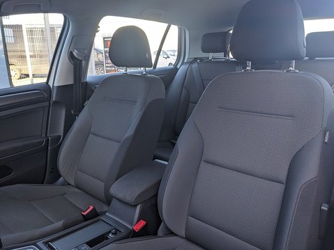 Volkswagen Golf SE NAVIGATION TDI BLUEMOTION TECHNOLOGY DSG 15