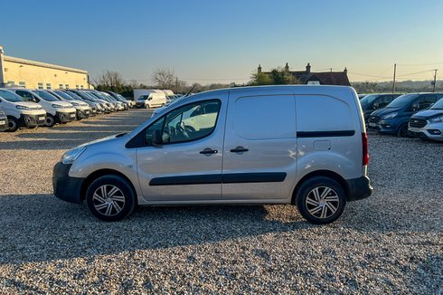 Peugeot Partner SWB L1H1 Low Roof Professional Air Con Nav Sensors EURO 6 NO VAT