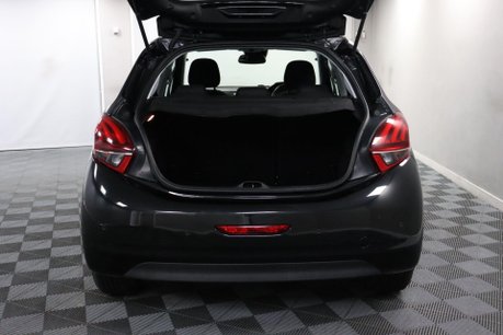 Peugeot 208 S/S TECH EDITION 14