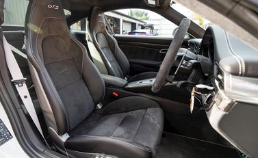 Porsche 911 (991.2) Carrera 4 GTS 'British Legends E 12