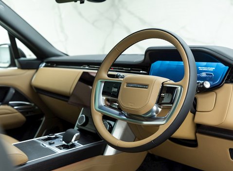 Land Rover Range Rover P530 Autobiography LWB 7 Seater 9