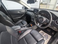 Mercedes-Benz GLA GLA200 SE 12