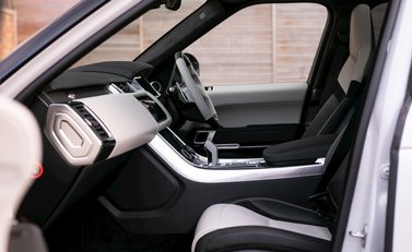Land Rover Range Rover Sport 5.0 SVR 16