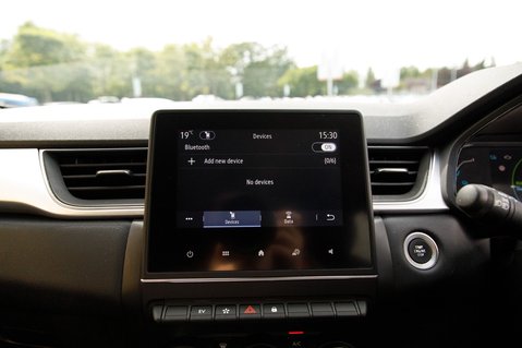 Renault Captur TECHNO E-TECH 26