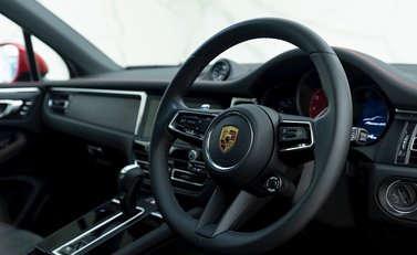 Porsche Macan GTS 9