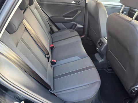 Volkswagen T-Roc LIFE TSI DSG 31