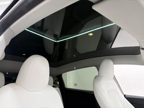 Tesla Model Y Auto RWD 5dr 24