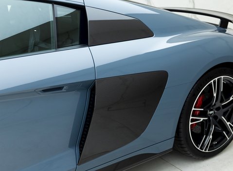 Audi R8 V10 Performance Carbon Black 23