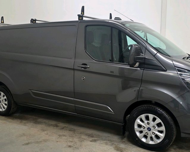 Ford Transit Custom 300 L2 DIESEL FWD 2.0 Eco Blue 170ps Low Roof Limited Van
