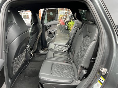 Audi SQ7 4.0 TFSI V8 Black Edition SUV 5dr Petrol Tiptronic quattro Euro 6 (507ps) 33