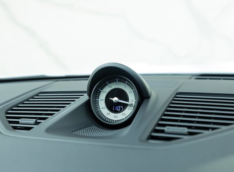 Porsche 911 Carrera GTS (992) 18