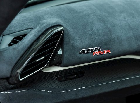 Ferrari 488 Pista 17