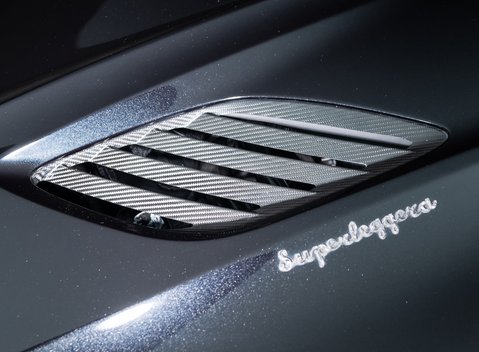 Aston Martin DBS Superleggera 29