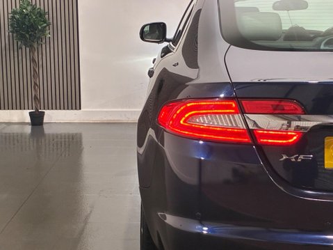 Jaguar XF 2.2d Luxury Auto Euro 5 (s/s) 4dr 35