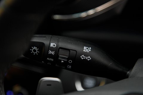 Hyundai IONIQ PREMIUM SE MHEV 12