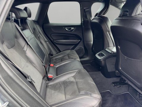 Volvo XC60 2.0 D4 R-Design Auto AWD Euro 6 (s/s) 5dr 44