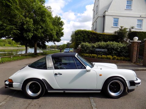 Porsche 911 CARRERA 3.2 TARGA 52