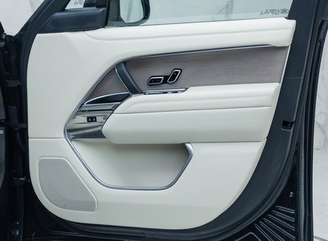 Land Rover Range Rover P530 FIRST EDITION LWB 29