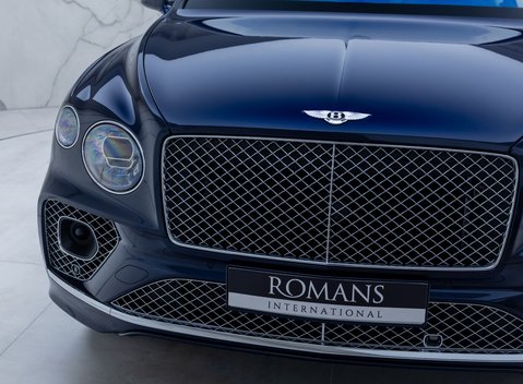 Bentley Bentayga V8 First Edition LHD 44