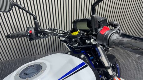 Suzuki SV650 2020 ONLY 8K SERVICED LONG MOT WARRANTY A2 NAKED BIKE 25