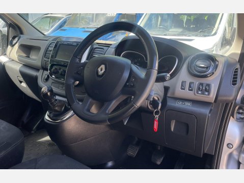 Renault Trafic 1.6 dCi 29 Sport Nav Panel Van 5dr Diesel Manual LWB Standard Roof Euro 6 ( 24