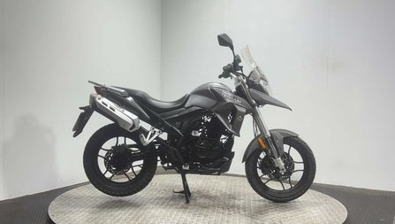 Sinnis Terrain 125 2018 ONLY 11K NEW MOT SERVICED ADVENTURE BIKE 125CC LEARNER