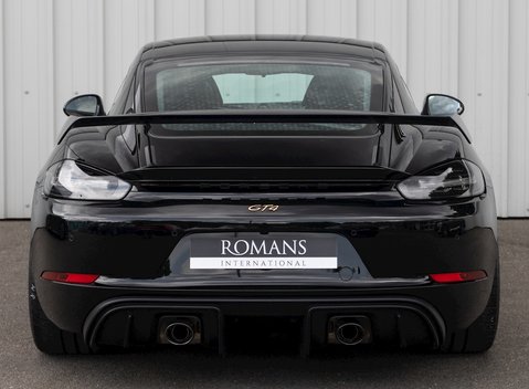 Porsche 718 Cayman GT4 5