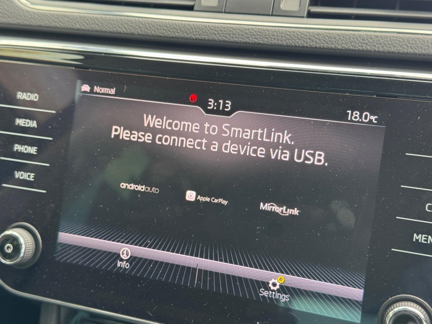 2019 Skoda Superb — image 9