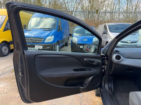 Fiat Punto Evo 1.4 Active Euro 5 (s/s) 3dr 27