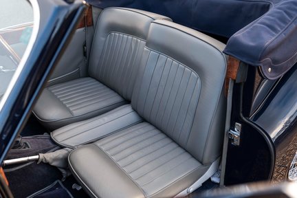 Jaguar XK 140 Drop-Head Coupe 35